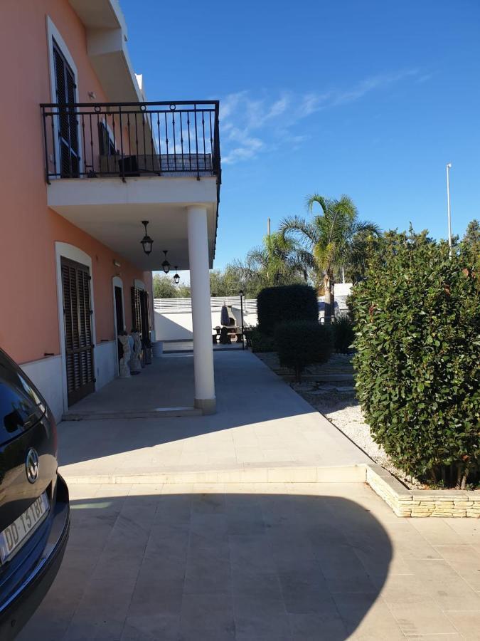 Bed And Breakfast Villa Fatima Trani Bagian luar foto
